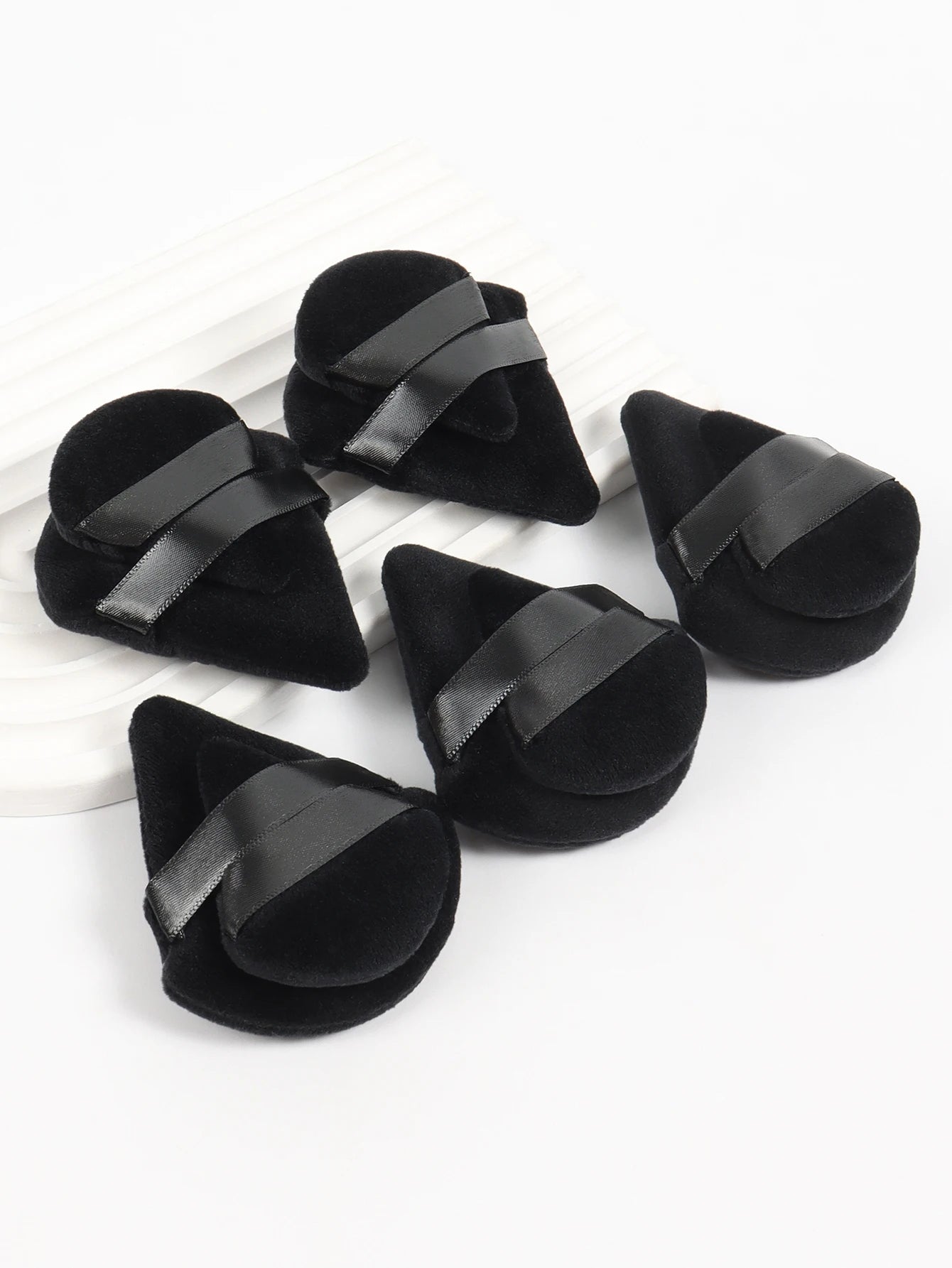 50 Pcs Large Triangular Powder Puff + 50 Pcs Mini Triangular Powder Puff, Makeup Set, Ensuring Even Makeup Application.