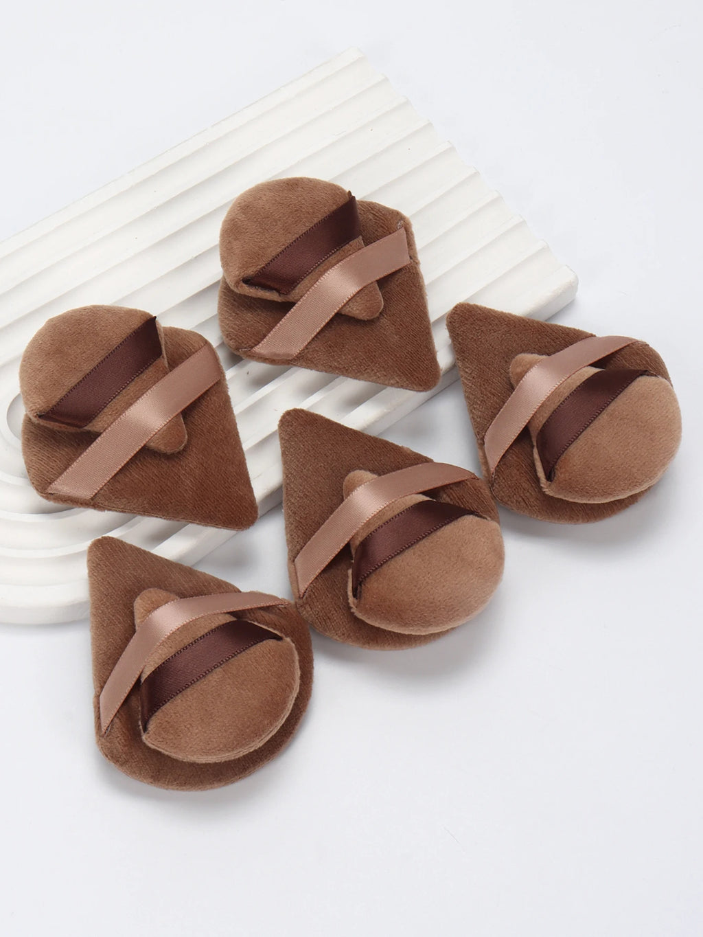 50 Pcs Large Triangular Powder Puff + 50 Pcs Mini Triangular Powder Puff, Makeup Set, Ensuring Even Makeup Application.