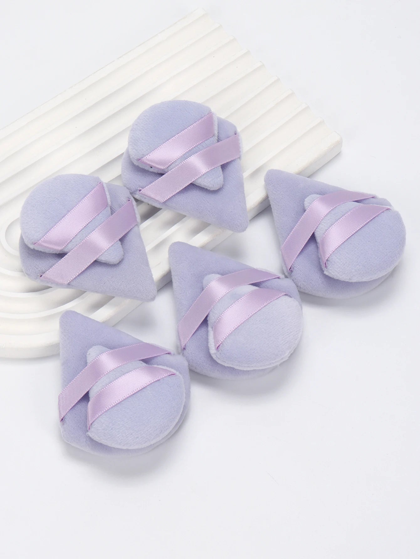 50 Pcs Large Triangular Powder Puff + 50 Pcs Mini Triangular Powder Puff, Makeup Set, Ensuring Even Makeup Application.